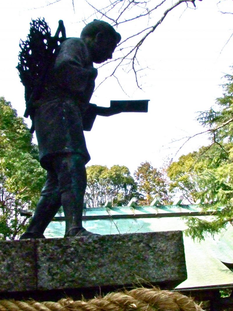 <p>This statue of Ninomiya when he was a young boy can be found in elementary schools all over Japan, and is a symbol of diligence, and&nbsp;thirst for knowledge</p>