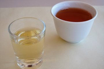 Pre-meal vinegar drink and tea