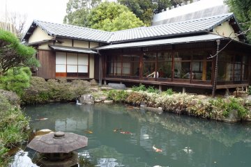 บ้านโบราณพร้อมสวนญี่ปุ่น