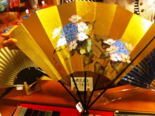 Flowers of every season beautifully portrayed at the Hangesho Artisan Fan and Handicraft shop in Kyoto