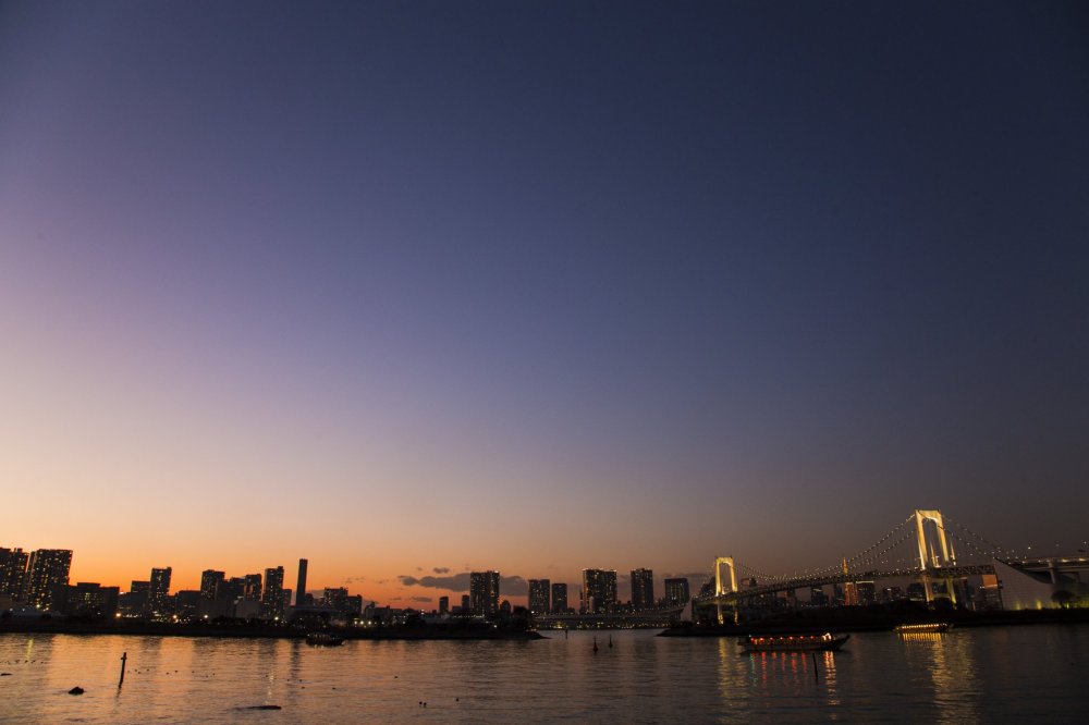 Khung cảnh nhìn từ Vịnh Odaiba của Tokyo theo tôi là là khung cảnh đẹp nhất của thủ phủ