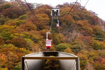 The Akechidaira Ropeway: getting ready to board