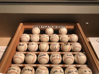 Signed baseballs by the dozen!