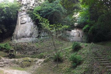 The two Kumano reliefs