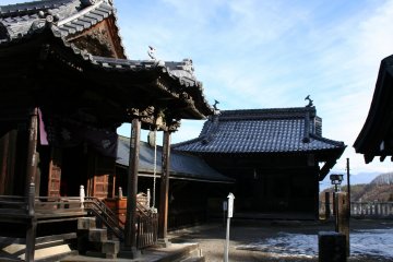 Yoshinaka Minamoto torched the temples in 1180, but they were rebuilt in 1252