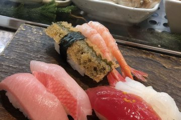 Sushi Cyoh in Tsukiji has a wide range of sushi available