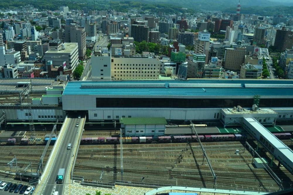 Stasiun JR Morioka dari atas.