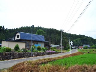 The beautiful country scenery of Towa-cho&nbsp;surrounds the road to the shrine.