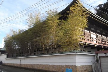 The Taishakudo hall seen from the street