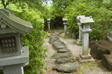 The path to the Dragon-god shrine