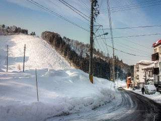 Although Nozawa Onsen is one of Japan’s most popular resorts, this small  village only has a population of around 3,500 people