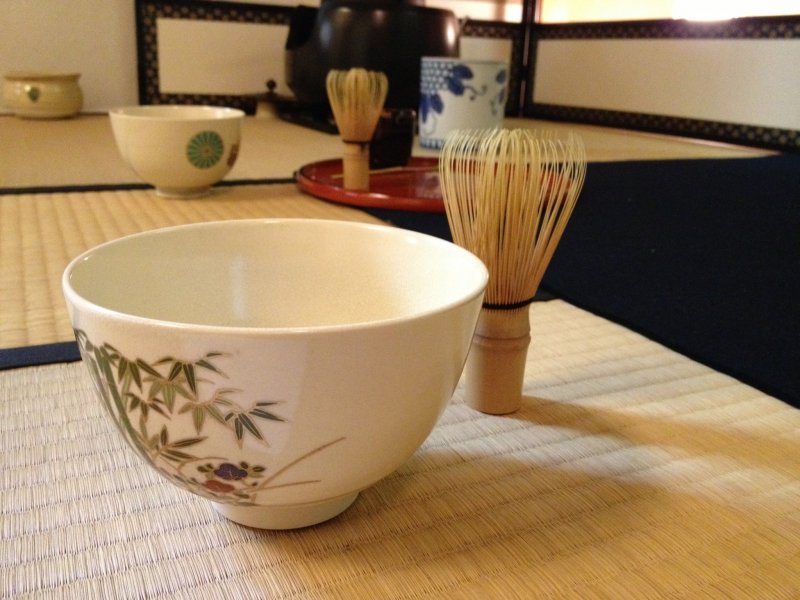 Zen like minimalism at the Tea Room Juan, an authentic tea ceremony room just 15 mins walk from Kyoto Station