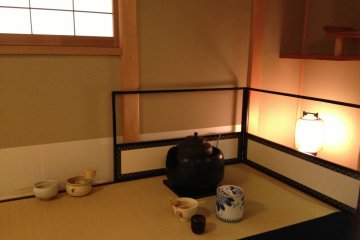 Zen like minimalism at the Tea Room Juan, an authentic tea ceremony room just 10 mins walk from Gojo