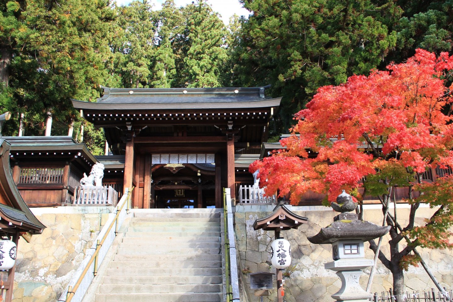Sanctuaire Sakurayama Hachiman à Takayama.