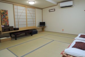 A ten-mat room