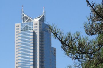 The top of Shinjuku Park Tower
