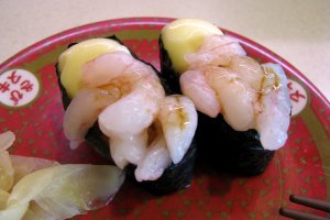 Sushi with creamy sauce and shrimp