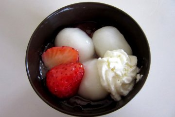 Dango with cream and strawberry