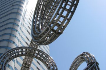 Абстрактный объект в центре Йокогамы