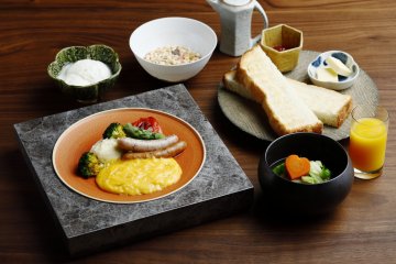 Western-style breakfast at La Bombance Gion