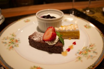 Splendid mini dessert platter