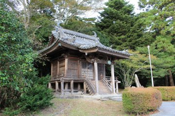 Small wooden temple of Fukuurajima