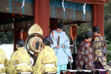 <p>A ritual being performed by Shinto priests</p>