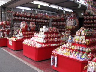A daruma store filled with fortune in Kawasaki Daishi