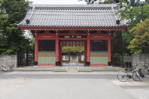 The main gate of Zenyoji Temple in Edogawa City