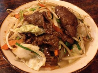 Chiruguwa has an English menu available; this dish is the beef and vegetable soba