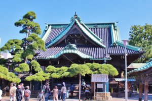 The venerable Shibamata Tashakuten Temple
