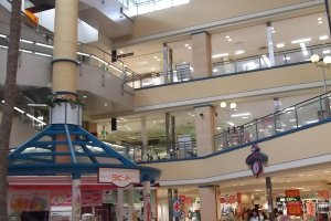 The main plaza inside the mall