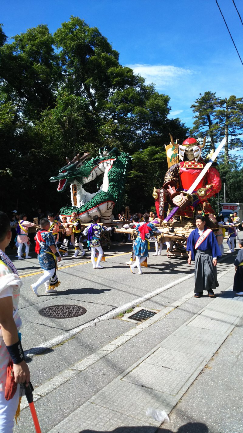 Two floats being displayed