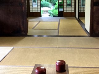 A game of go in the “hiroma”, the big living space