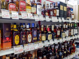 Beberapa produk whisky lokal yang ada di M Pocket, beberapa diantaranya memenangkan penghargaan wiskhy terbaik dunia.
&nbsp;