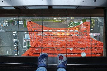 Glass floor at Tokyo Tower