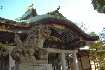 Komainu standing guard over the main hall