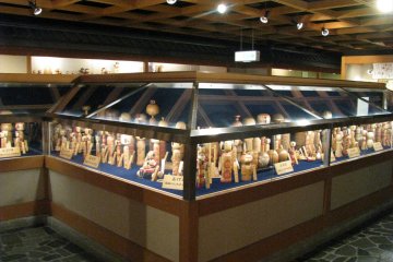 Музей кокэси на станции Сироиси-Дзао