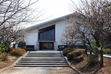The Itabashi Art Musuem is known for its avante-gard works and its support of local talent