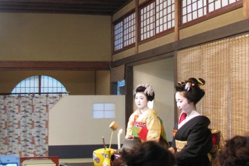 Maiko performing a short tea ceremony
