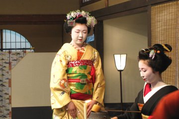 Maiko in traditional outfits