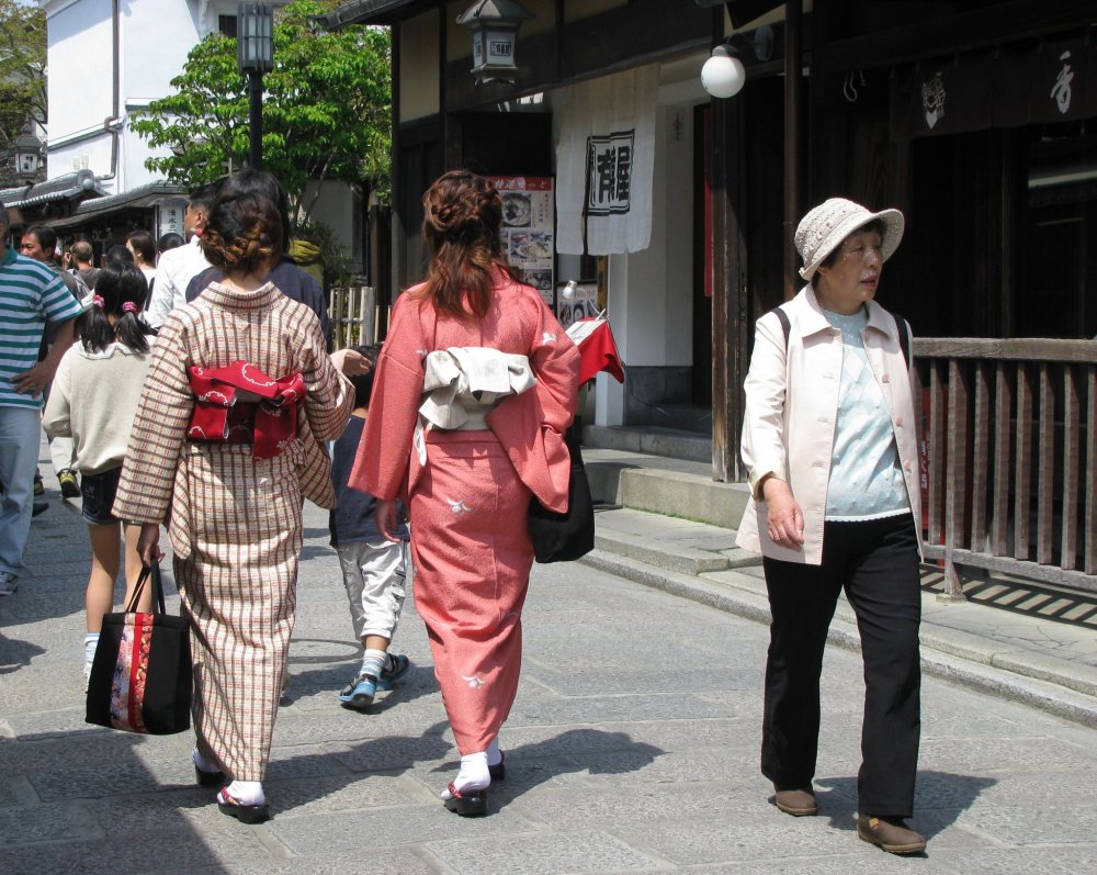 Кимоно в Киото выглядит очень естественно
