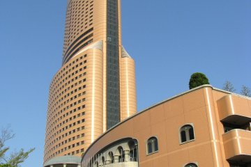 Высотное здание ACT Tower