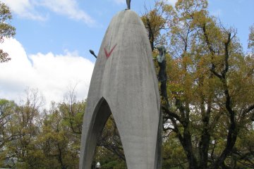 Мемориал в честь детей, погибших в Хиросиме