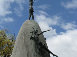 Основание памятника - колокол, Хиросима