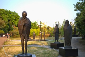 Statues in the Philosophers Garden