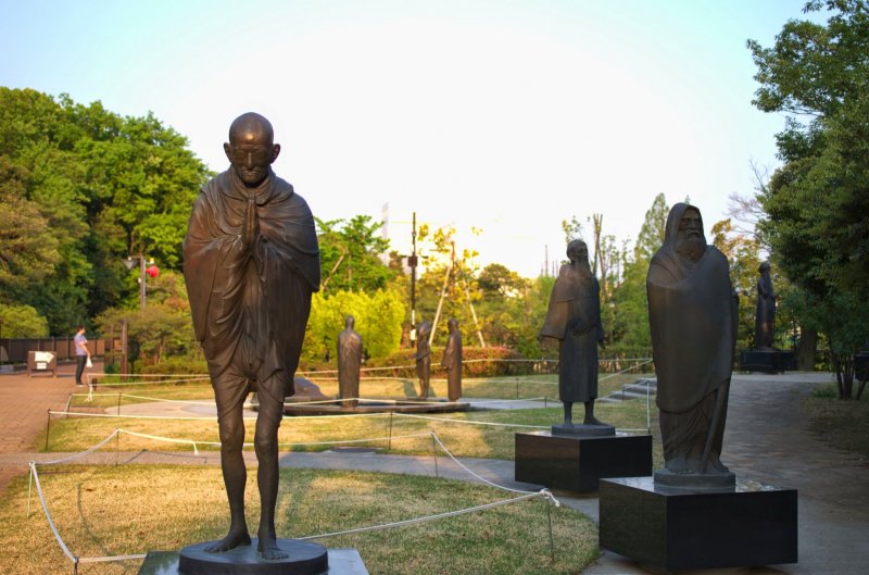 Statues in the Philosophers Garden