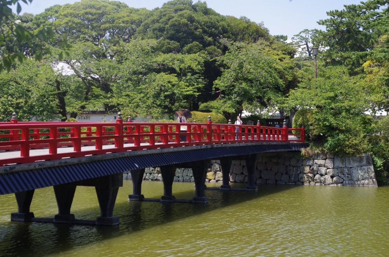 This red bridge is also called the path of learning.