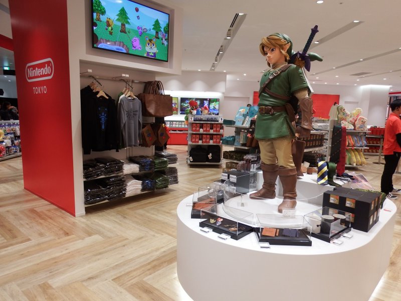 Tokyo's Nintendo store now offers its exclusive merchandise online