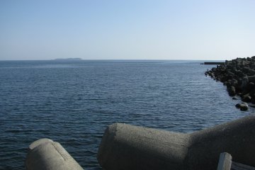 Залив Сагами в ясный весенний день